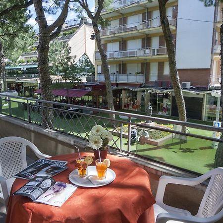 Hotel Colombo Riccione Dış mekan fotoğraf