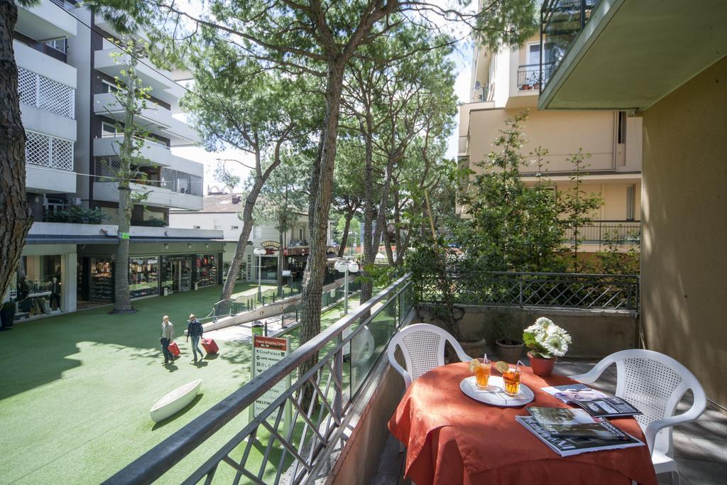Hotel Colombo Riccione Dış mekan fotoğraf