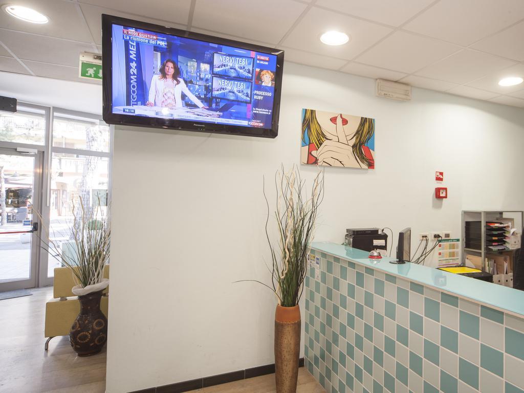Hotel Colombo Riccione Dış mekan fotoğraf